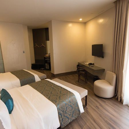Goldberry Lite Hotel Iloilo City Exterior foto